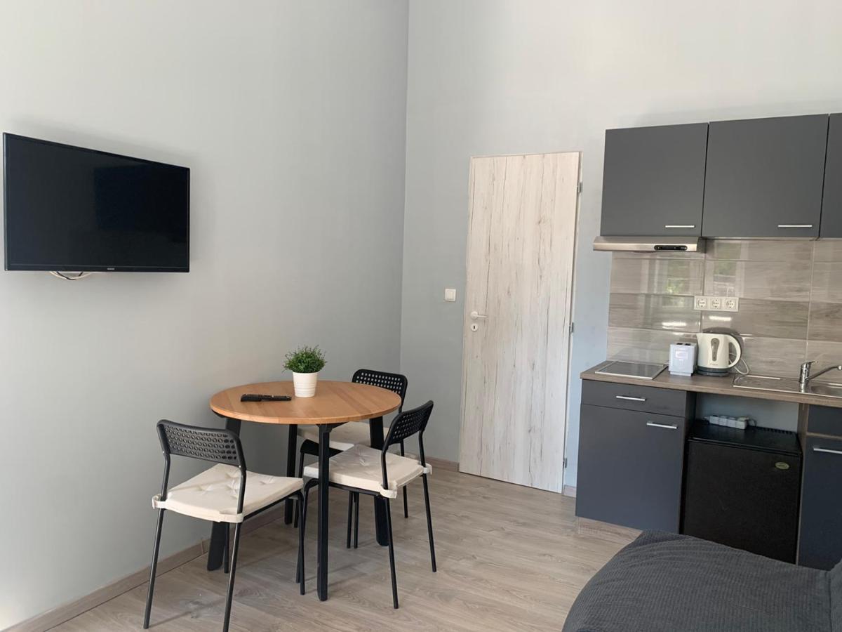 Kinizsi Udvar Apartmanház Balatonboglár Exterior foto