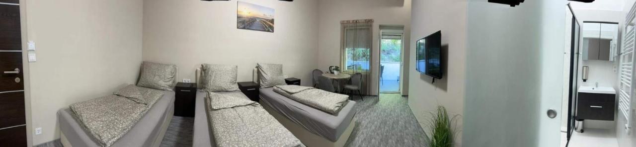 Kinizsi Udvar Apartmanház Balatonboglár Exterior foto
