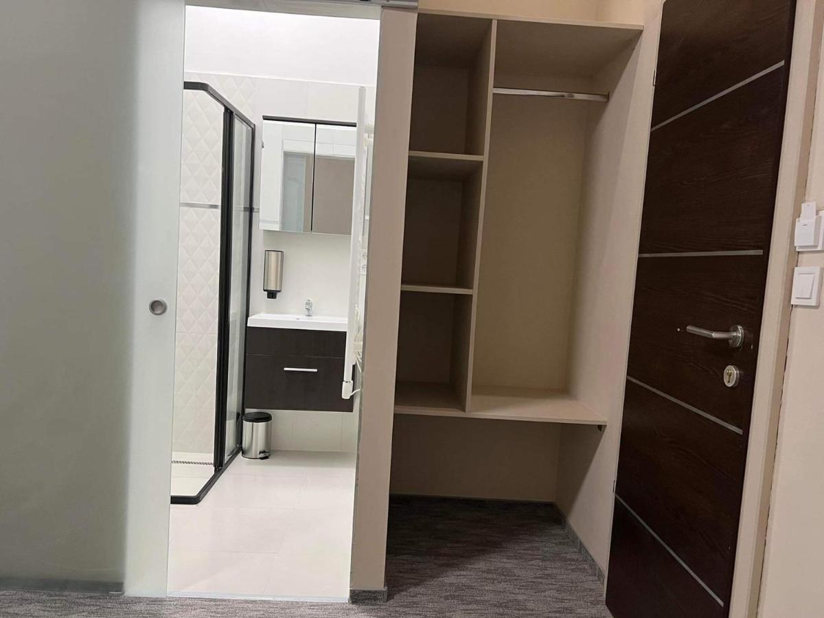 Kinizsi Udvar Apartmanház Balatonboglár Exterior foto