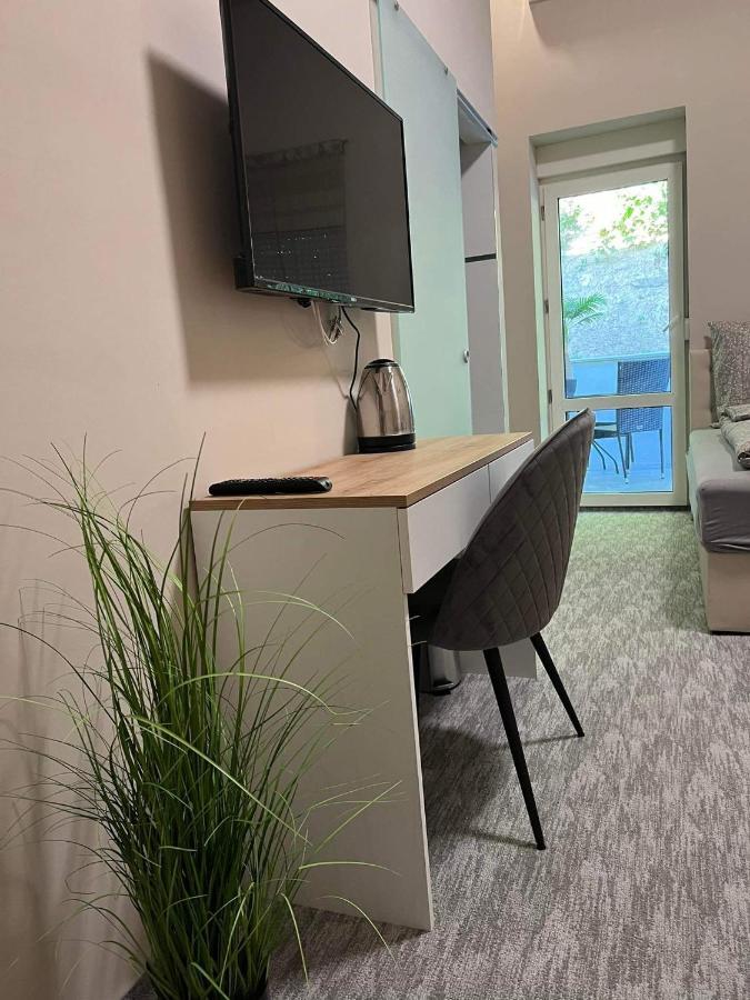 Kinizsi Udvar Apartmanház Balatonboglár Exterior foto
