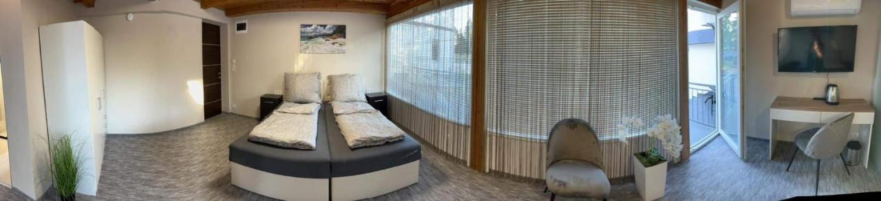 Kinizsi Udvar Apartmanház Balatonboglár Exterior foto