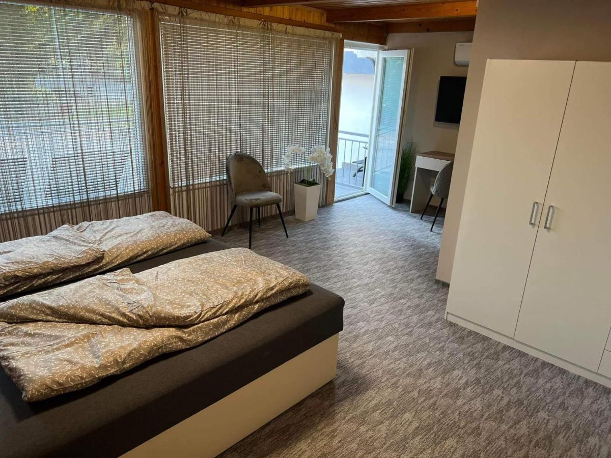Kinizsi Udvar Apartmanház Balatonboglár Exterior foto