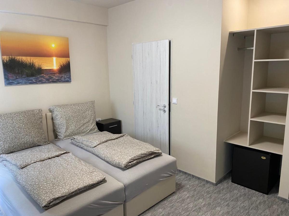 Kinizsi Udvar Apartmanház Balatonboglár Exterior foto
