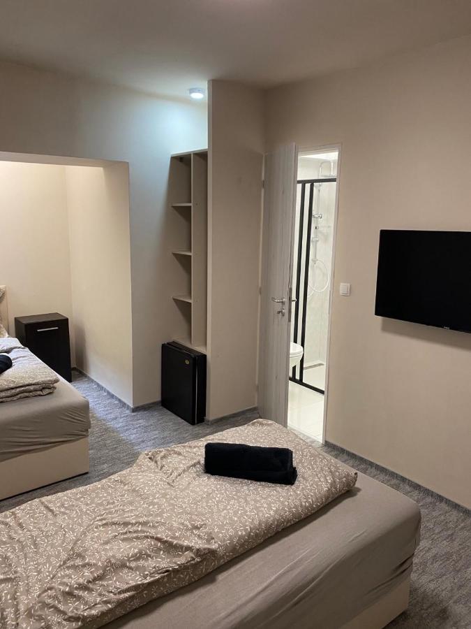 Kinizsi Udvar Apartmanház Balatonboglár Exterior foto