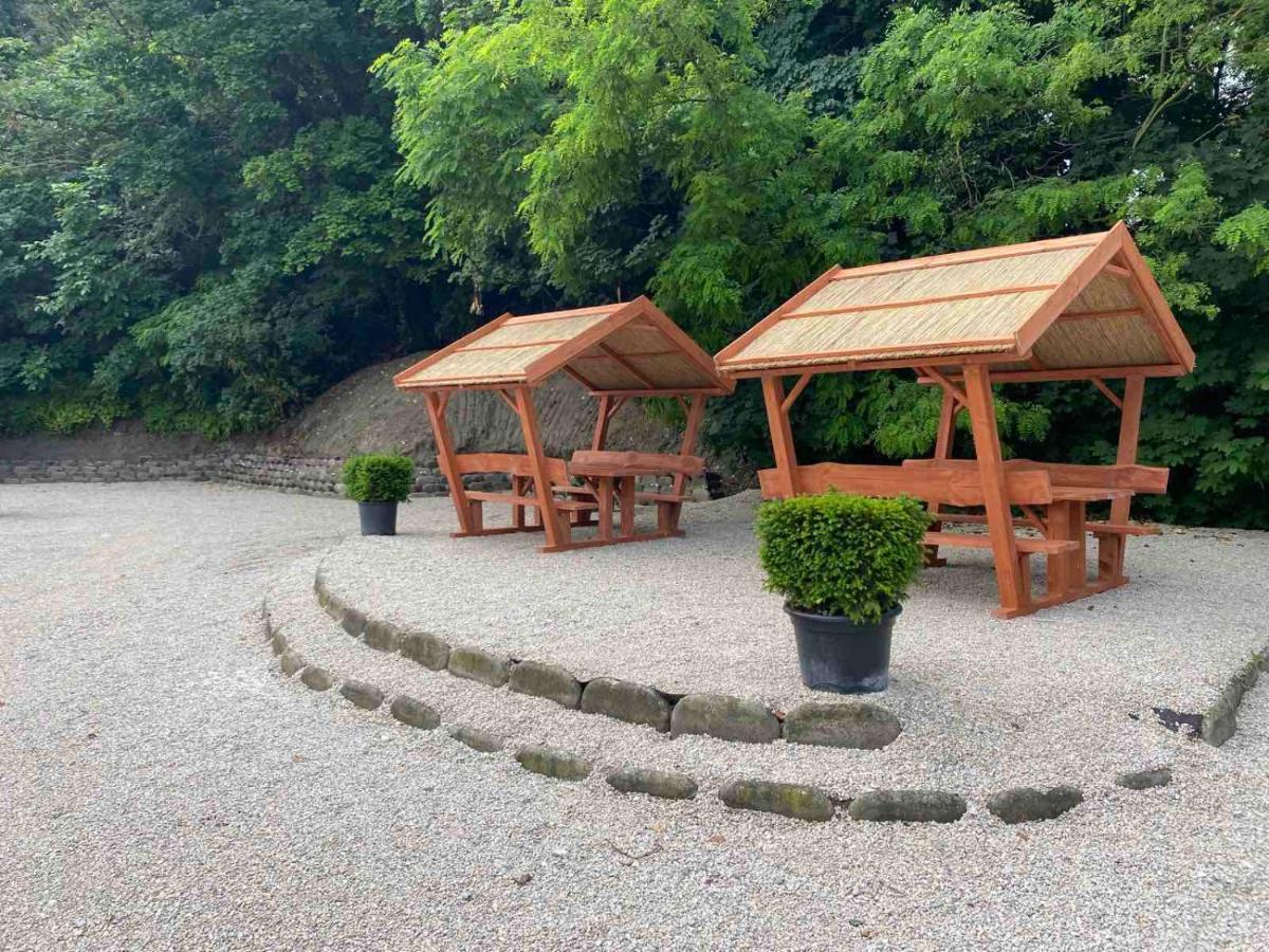 Kinizsi Udvar Apartmanház Balatonboglár Exterior foto